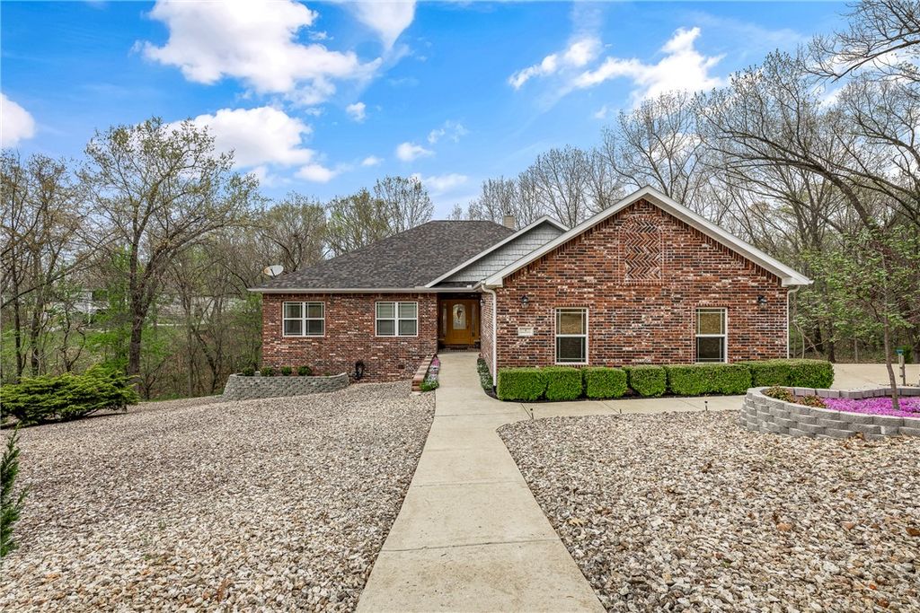 8 Osborne Drive, Bella Vista, AR 72715