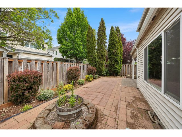 16901 Nw DESERT CANYON Dr, Beaverton, OR 97006