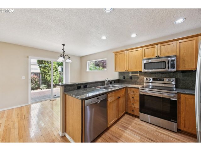 16901 Nw DESERT CANYON Dr, Beaverton, OR 97006