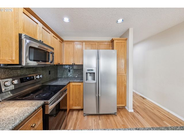 16901 Nw DESERT CANYON Dr, Beaverton, OR 97006
