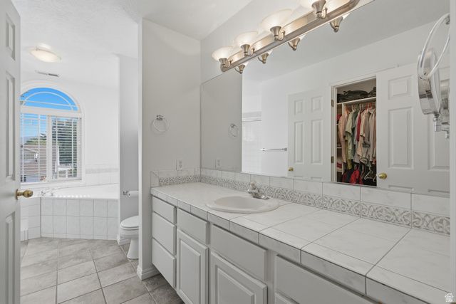 2208 E FISHER LN, Millcreek, UT 84109