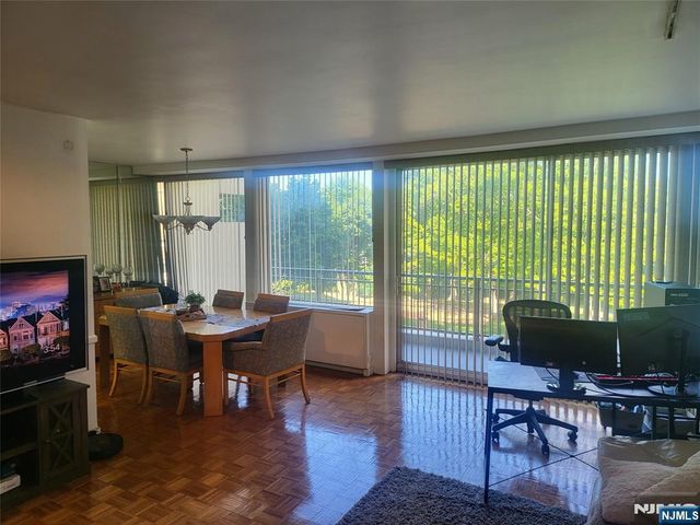 2 Horizon G-3, Fort Lee, NJ 07024