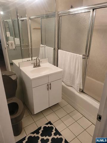 2 Horizon G-3, Fort Lee, NJ 07024