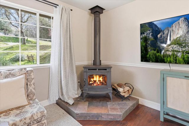 50047 Hangtree Lane, Oakhurst, CA 93644