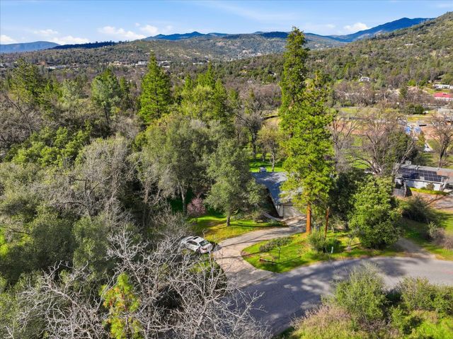 50047 Hangtree Lane, Oakhurst, CA 93644