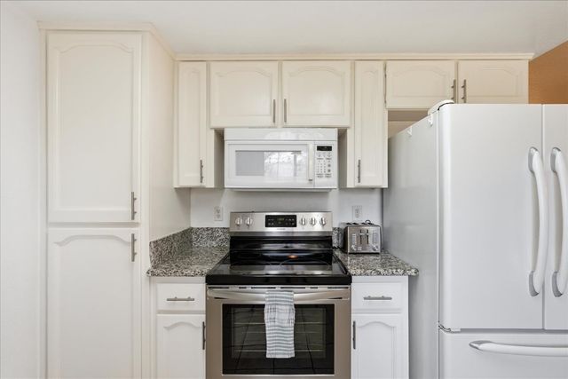 50047 Hangtree Lane, Oakhurst, CA 93644