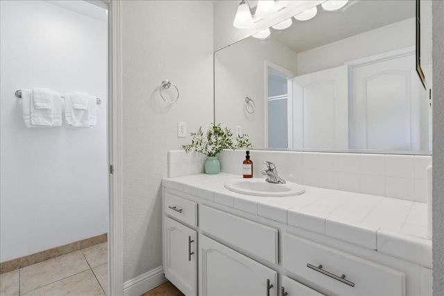 50047 Hangtree Lane, Oakhurst, CA 93644