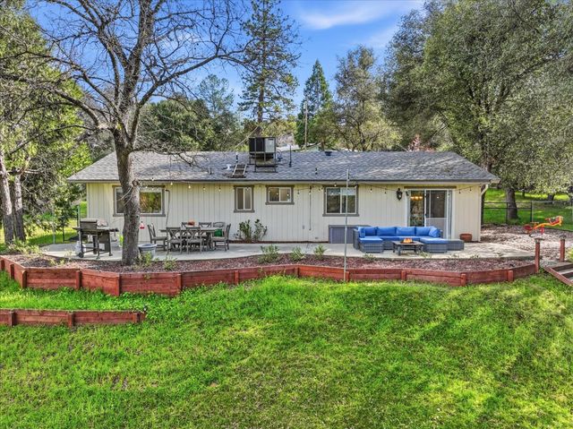 50047 Hangtree Lane, Oakhurst, CA 93644