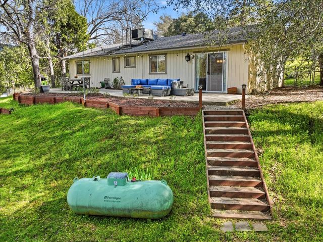 50047 Hangtree Lane, Oakhurst, CA 93644