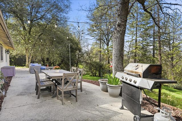 50047 Hangtree Lane, Oakhurst, CA 93644