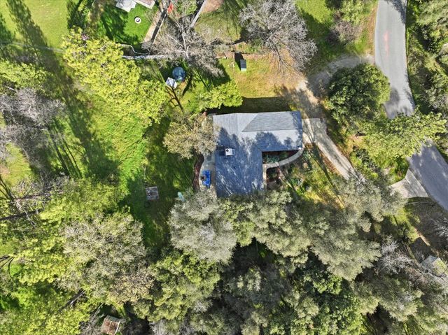 50047 Hangtree Lane, Oakhurst, CA 93644