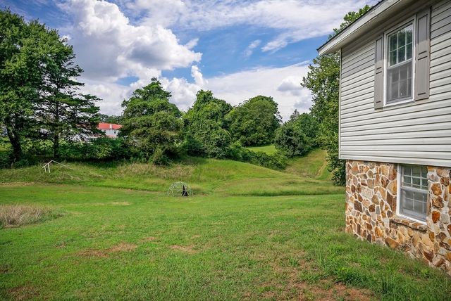 87 Camp Overton Rd, Rock Island, TN 38581