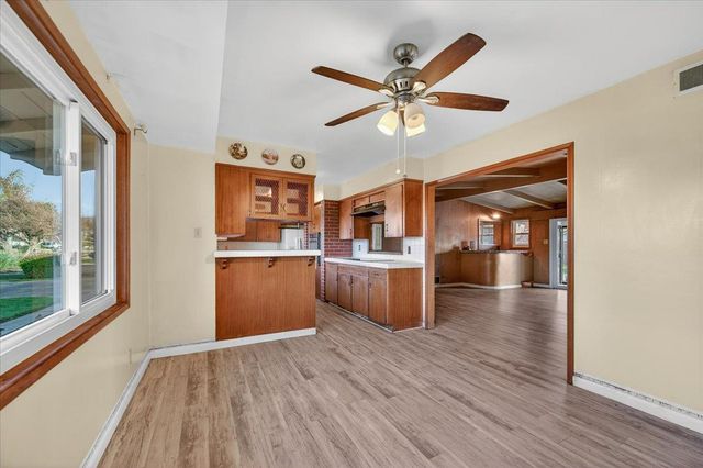 6259 E Liberty Avenue, Fresno, CA 93727