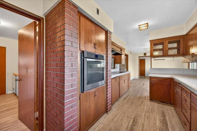 6259 E Liberty Avenue, Fresno, CA 93727