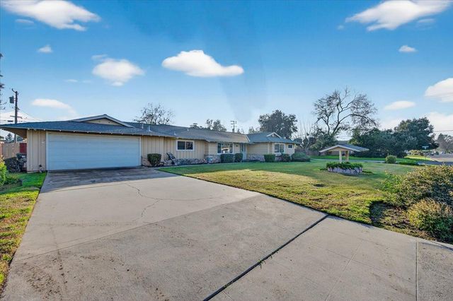 6259 E Liberty Avenue, Fresno, CA 93727