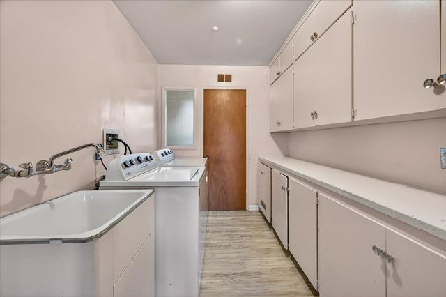 6259 E Liberty Avenue, Fresno, CA 93727