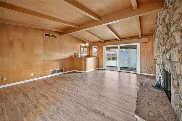 6259 E Liberty Avenue, Fresno, CA 93727