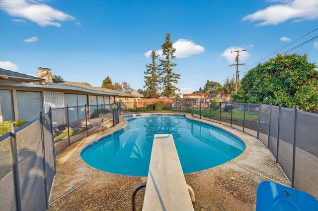 6259 E Liberty Avenue, Fresno, CA 93727