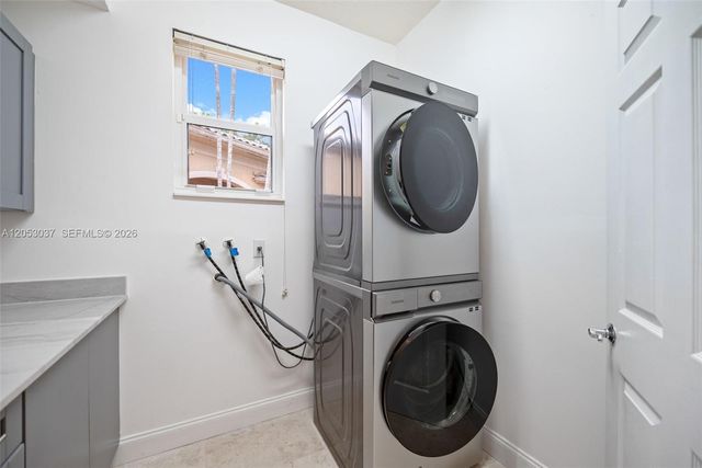 2497 Bay Isle Drive, Weston, FL 33327