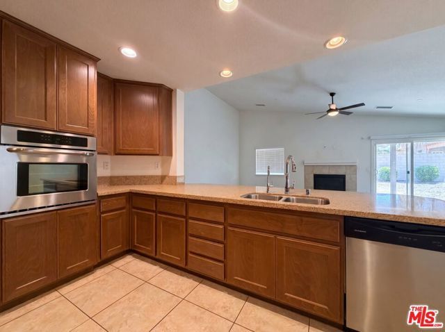 5654 W Forry Court, Lancaster, CA 93536