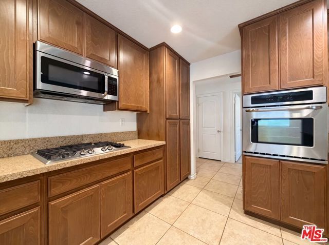 5654 W Forry Court, Lancaster, CA 93536