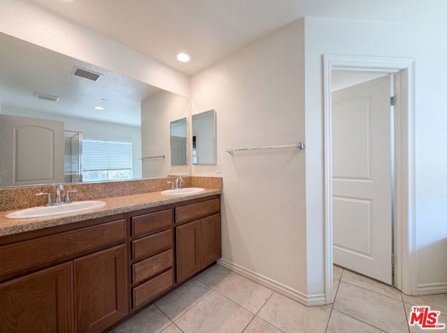 5654 W Forry Court, Lancaster, CA 93536