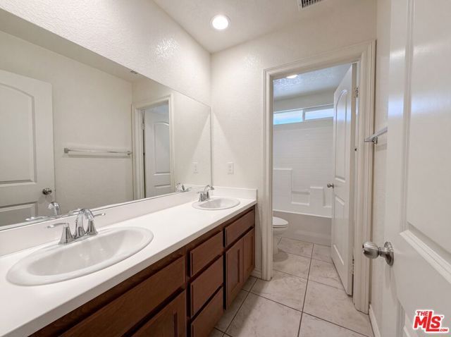 5654 W Forry Court, Lancaster, CA 93536
