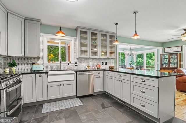 520 Chickasaw Lane, Rabun Gap, GA 30568