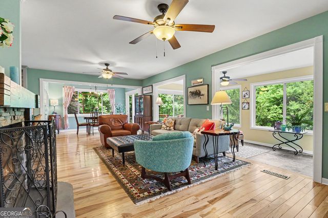 520 Chickasaw Lane, Rabun Gap, GA 30568