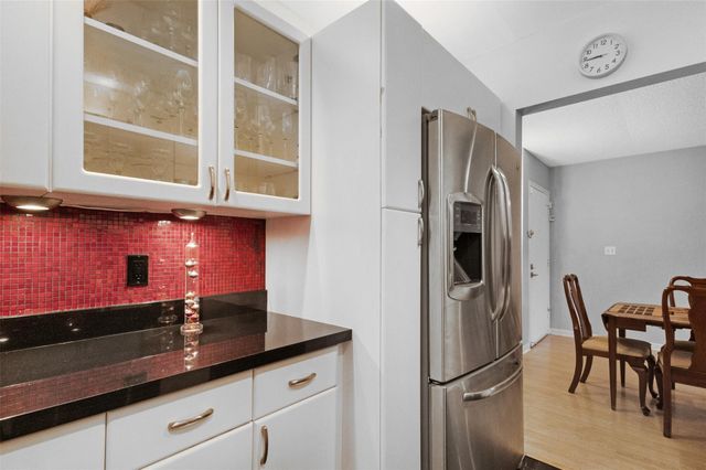 1940 NE 2nd Avenue J218, Wilton Manors, FL 33305