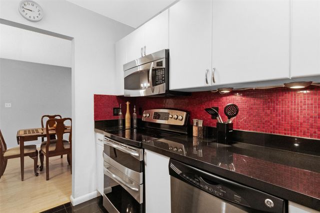 1940 NE 2nd Avenue J218, Wilton Manors, FL 33305