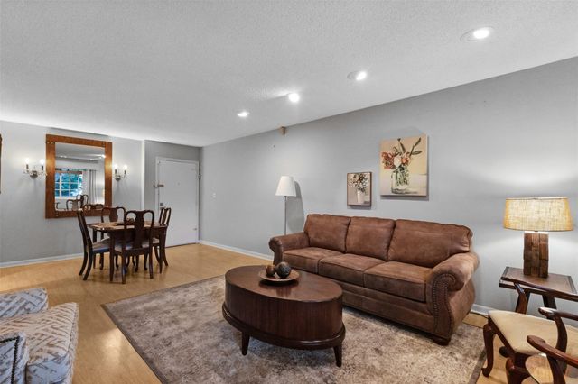 1940 NE 2nd Avenue J218, Wilton Manors, FL 33305