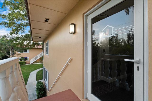 1940 NE 2nd Avenue J218, Wilton Manors, FL 33305