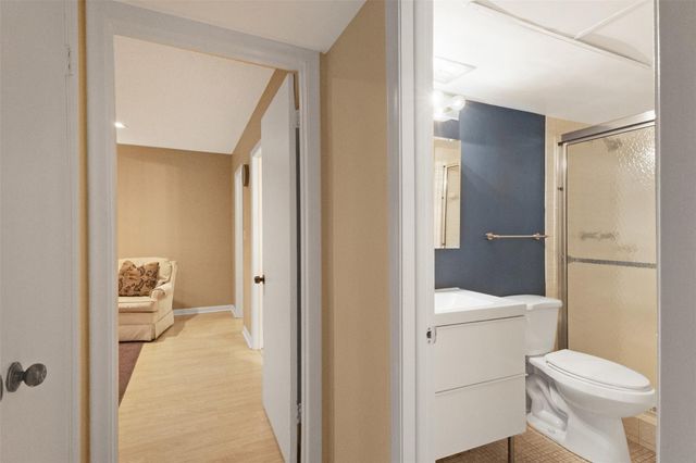 1940 NE 2nd Avenue J218, Wilton Manors, FL 33305