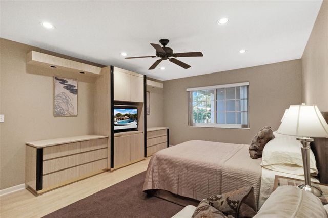 1940 NE 2nd Avenue J218, Wilton Manors, FL 33305