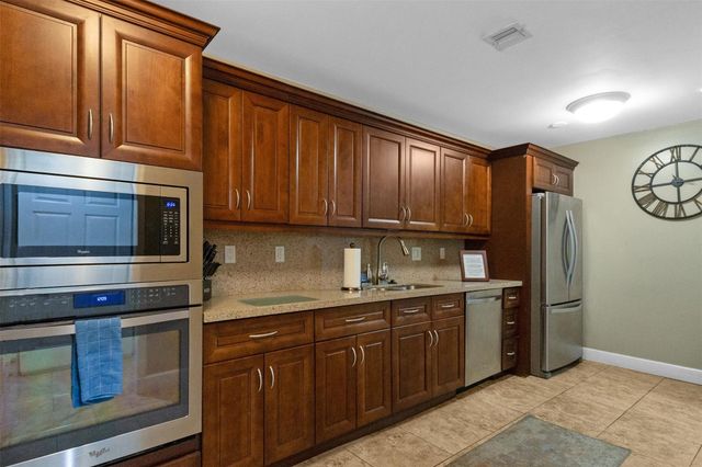 1940 NE 2nd Avenue J218, Wilton Manors, FL 33305