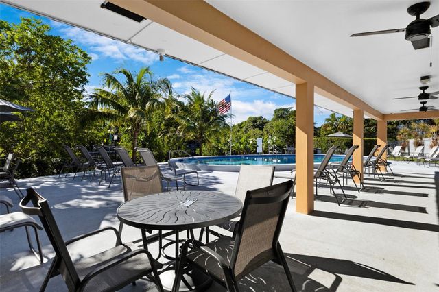 1940 NE 2nd Avenue J218, Wilton Manors, FL 33305