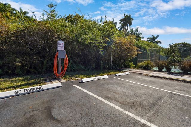 1940 NE 2nd Avenue J218, Wilton Manors, FL 33305