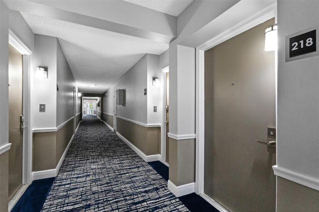 1940 NE 2nd Avenue J218, Wilton Manors, FL 33305