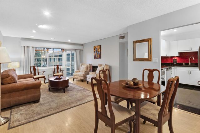 1940 NE 2nd Avenue J218, Wilton Manors, FL 33305