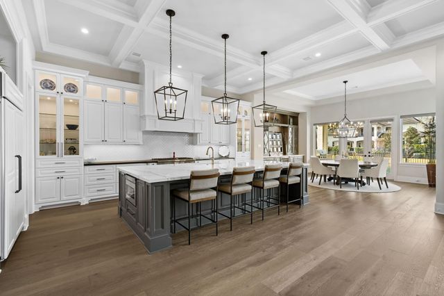 39 Johnathan Landing Court, The Woodlands, TX 77389