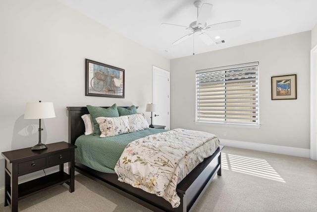 39 Johnathan Landing Court, The Woodlands, TX 77389