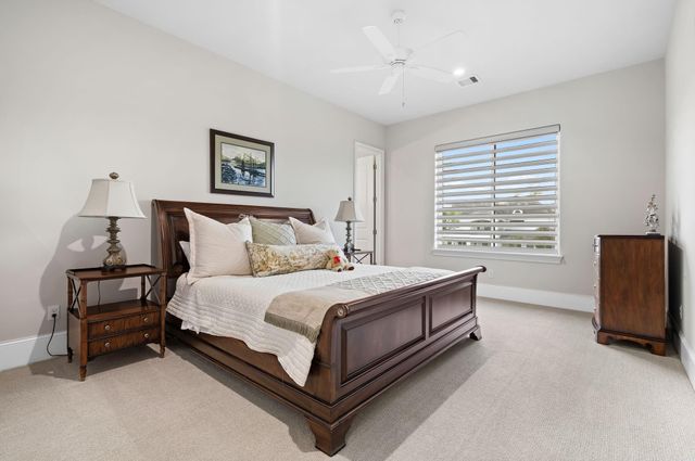 39 Johnathan Landing Court, The Woodlands, TX 77389