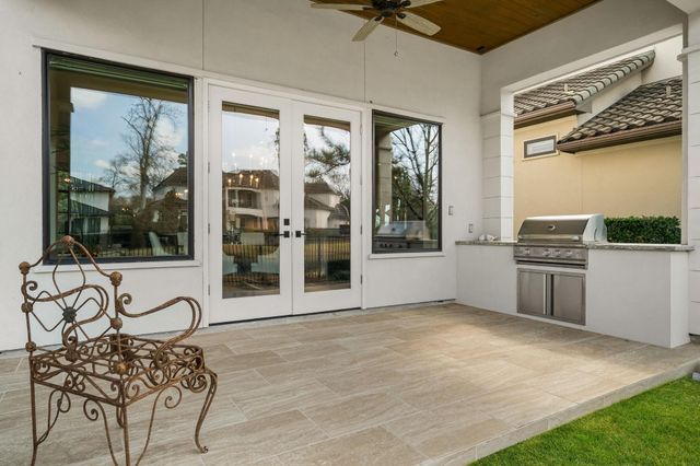 39 Johnathan Landing Court, The Woodlands, TX 77389