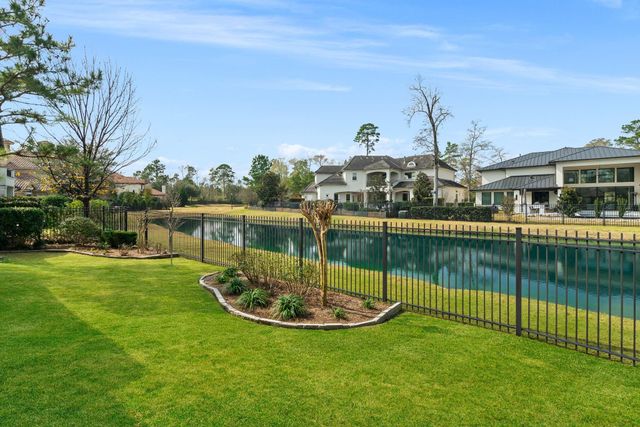 39 Johnathan Landing Court, The Woodlands, TX 77389