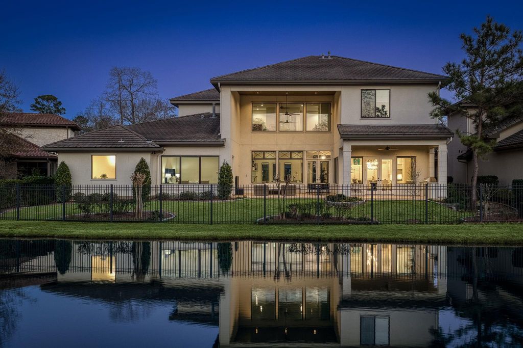 39 Johnathan Landing Court, The Woodlands, TX 77389