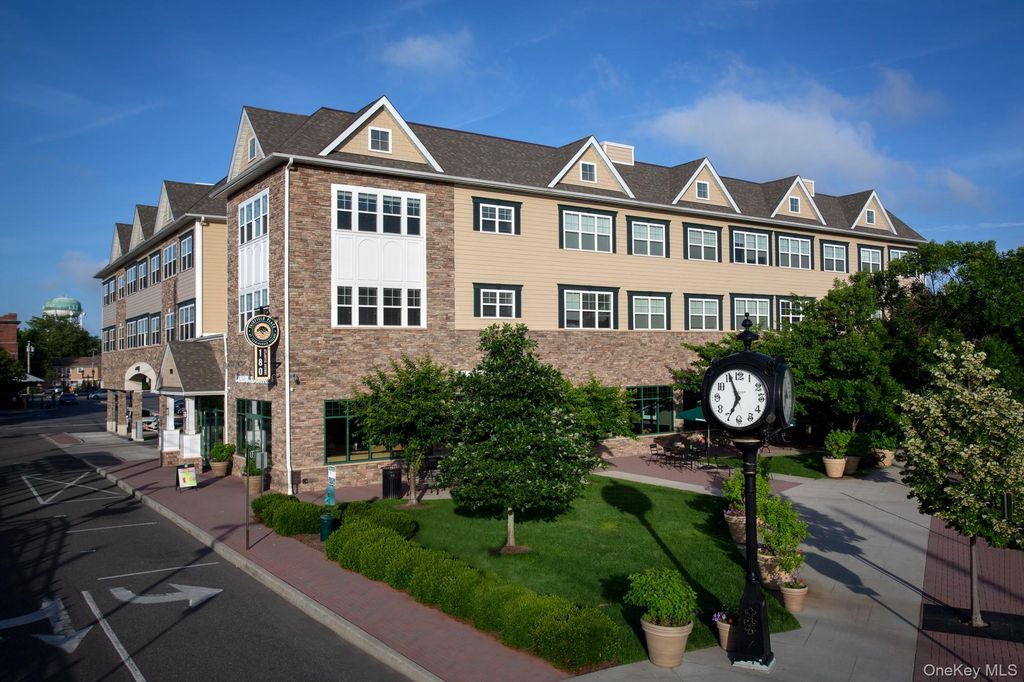 180 ATLANTIC Avenue E217, Farmingdale, NY 11735
