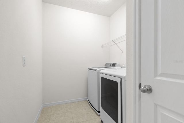 5740 SPOTTED HARRIER WAY, Lithia, FL 33547