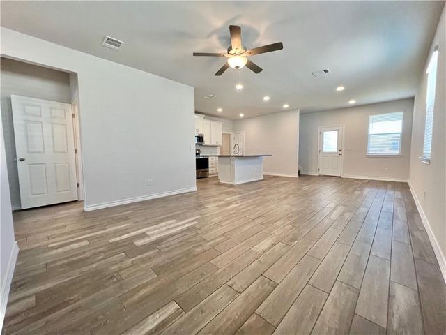 704 Long RUN, Liberty Hill, TX 78642