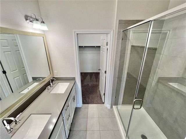 704 Long RUN, Liberty Hill, TX 78642